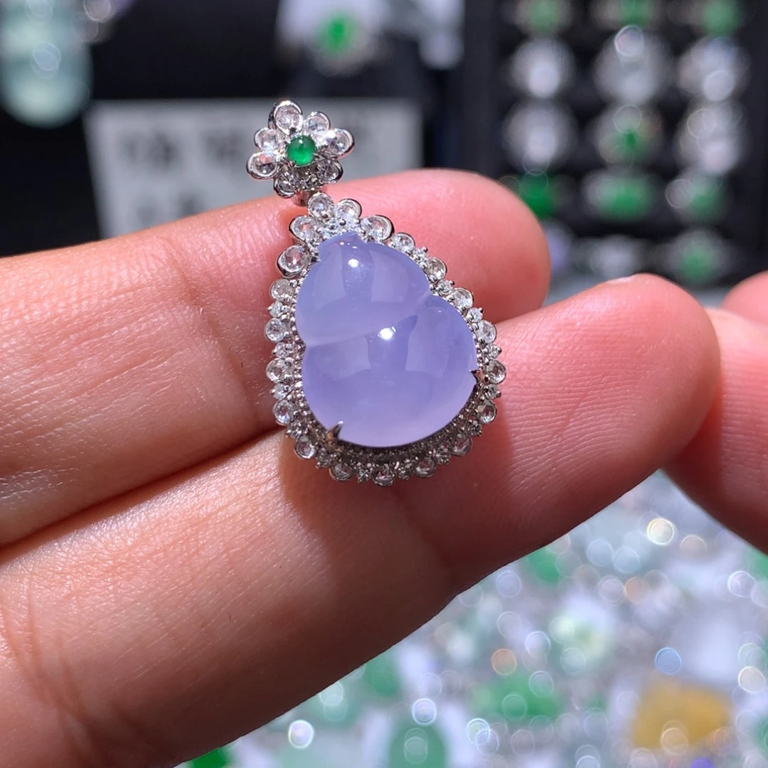 翡翠18K金镶嵌吊坠(赠链)