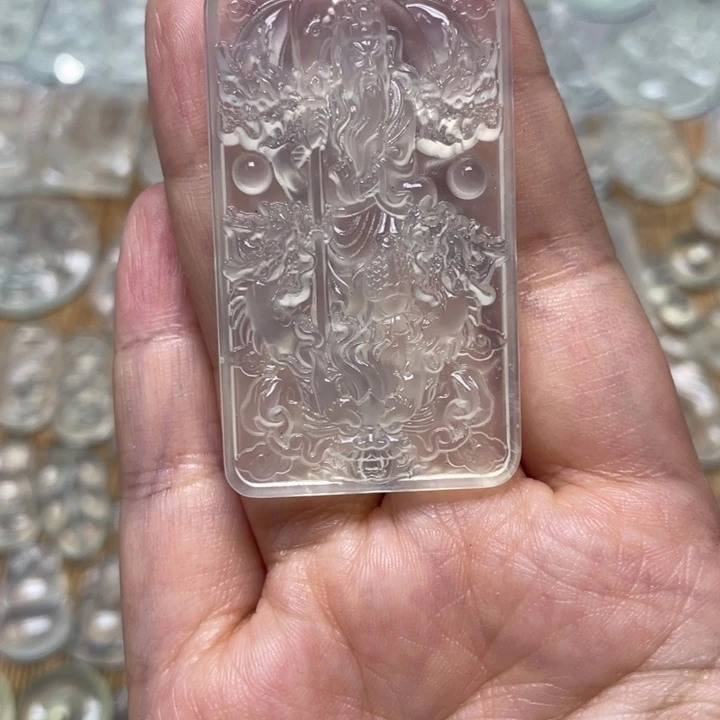 蛇纹石玉未镶嵌颈饰醉****笑