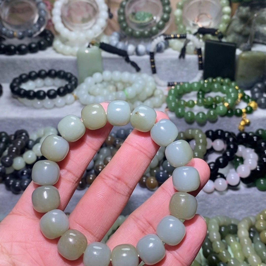 小***w和田玉未镶嵌手链