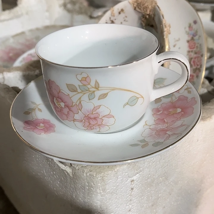 瓷片////景德镇陶瓷一杯一碟。