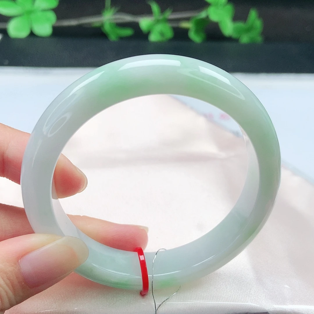 翡翠未镶嵌手镯57圈