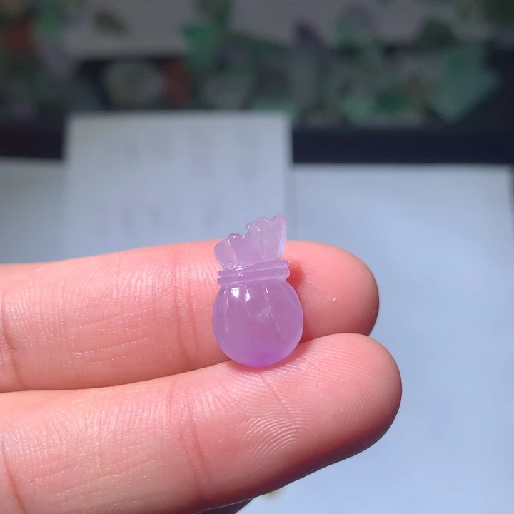 翡翠未镶嵌颈饰挂件