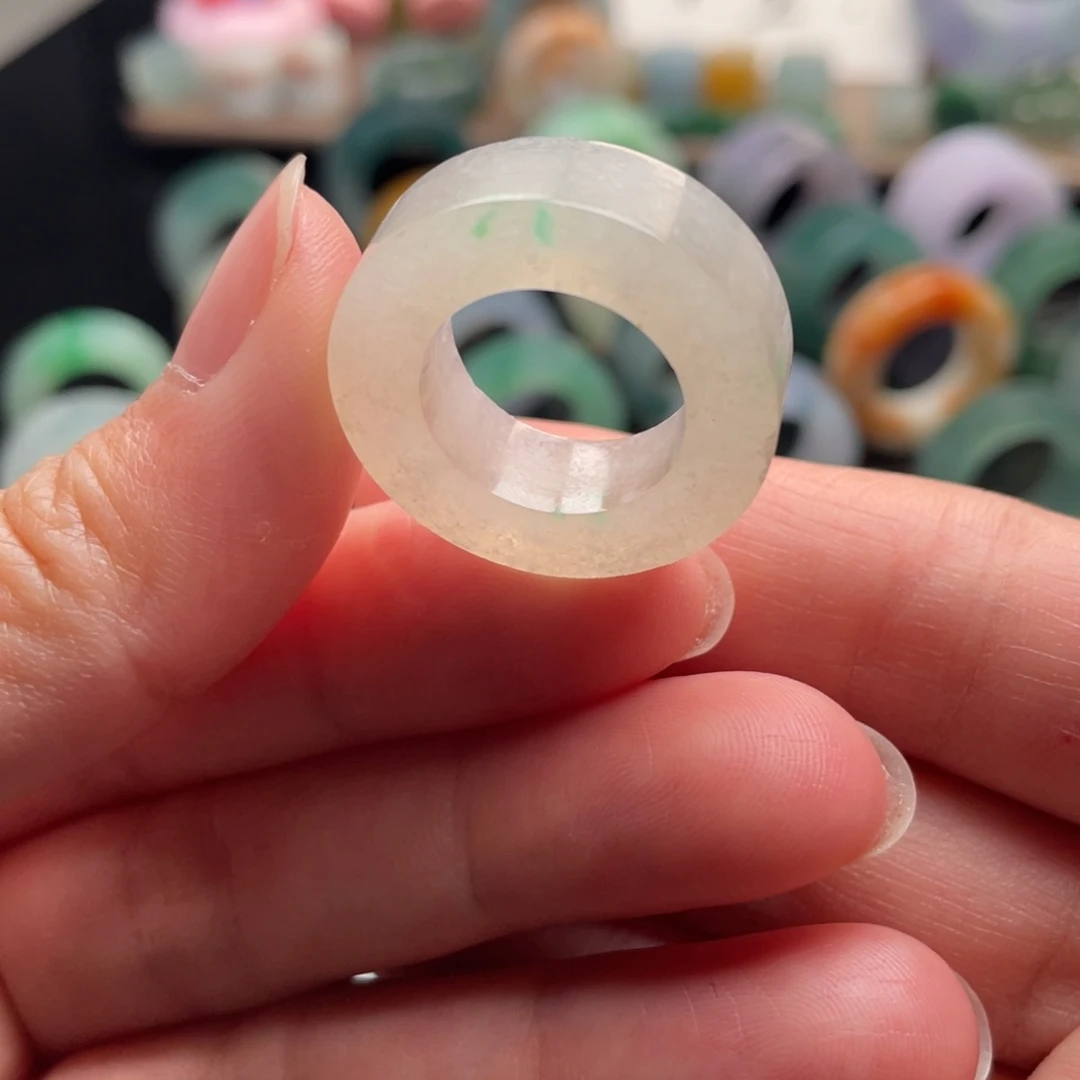 定制翡翠未镶嵌戒指