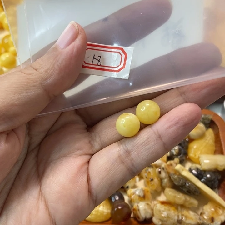 琥珀未镶嵌珠宝奇石