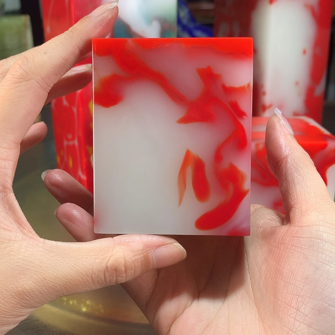 一***阳石材巴西红宝摆件