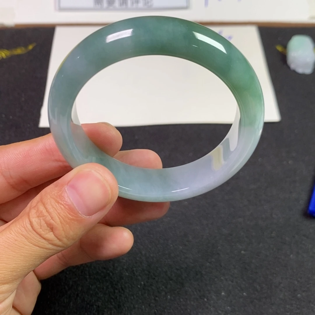 翡翠手镯未镶嵌手镯