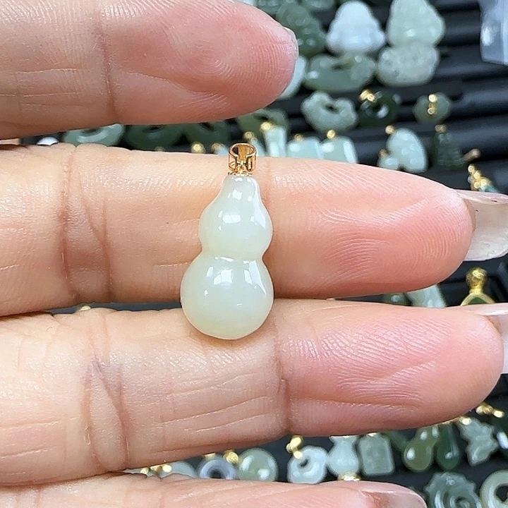 和田玉吊坠(不含链)18K金镶嵌