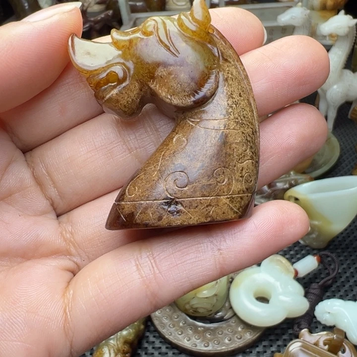 万***享和田玉未镶嵌颈饰