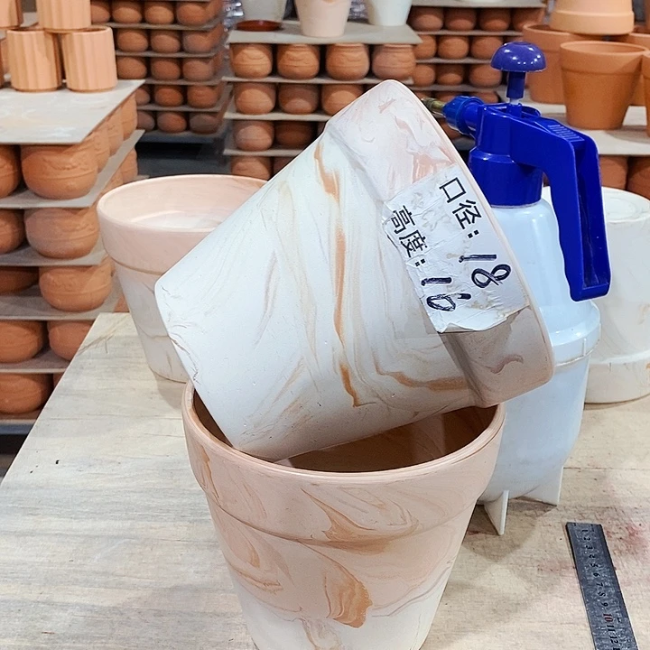 红陶玛奇朵18×16两个