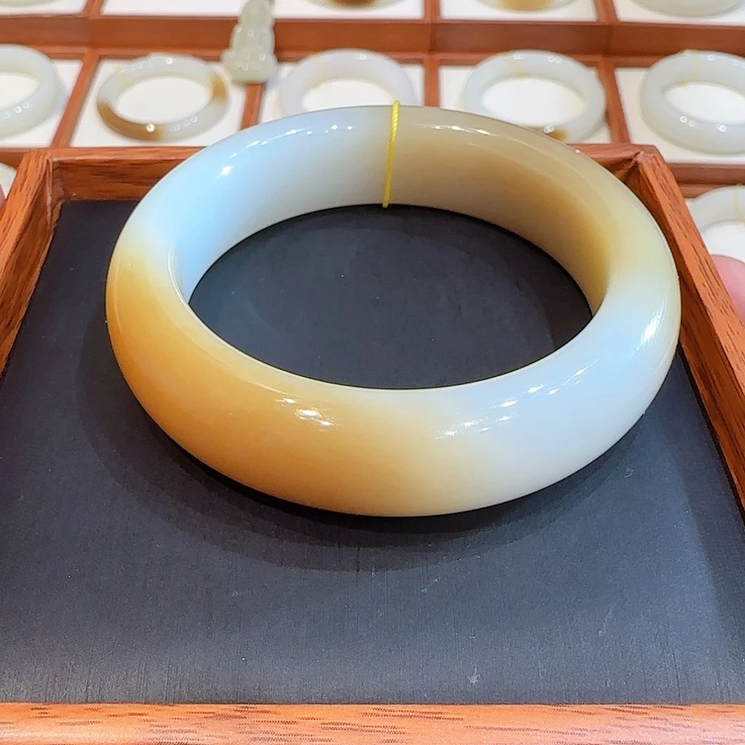 和田玉手镯未镶嵌且末天地糖52 53 54