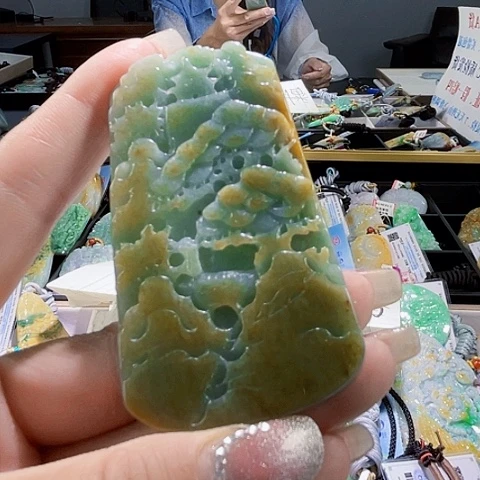 颈饰未镶嵌翡翠一个