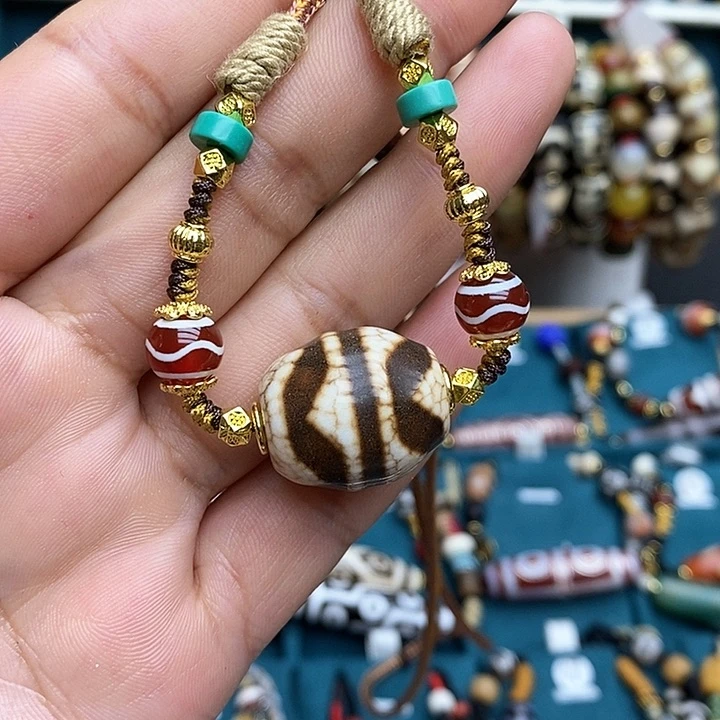 玛瑙/玉髓颈饰合金m****o