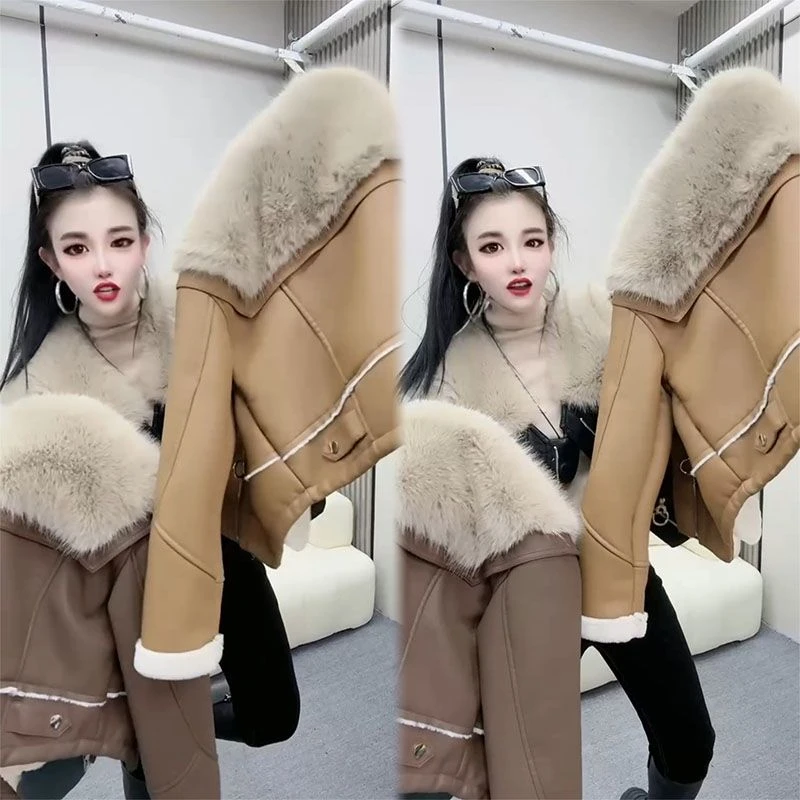 高端洋气潮流时髦皮毛一体加绒设计冬季网红爆款显气质瘦女士外套