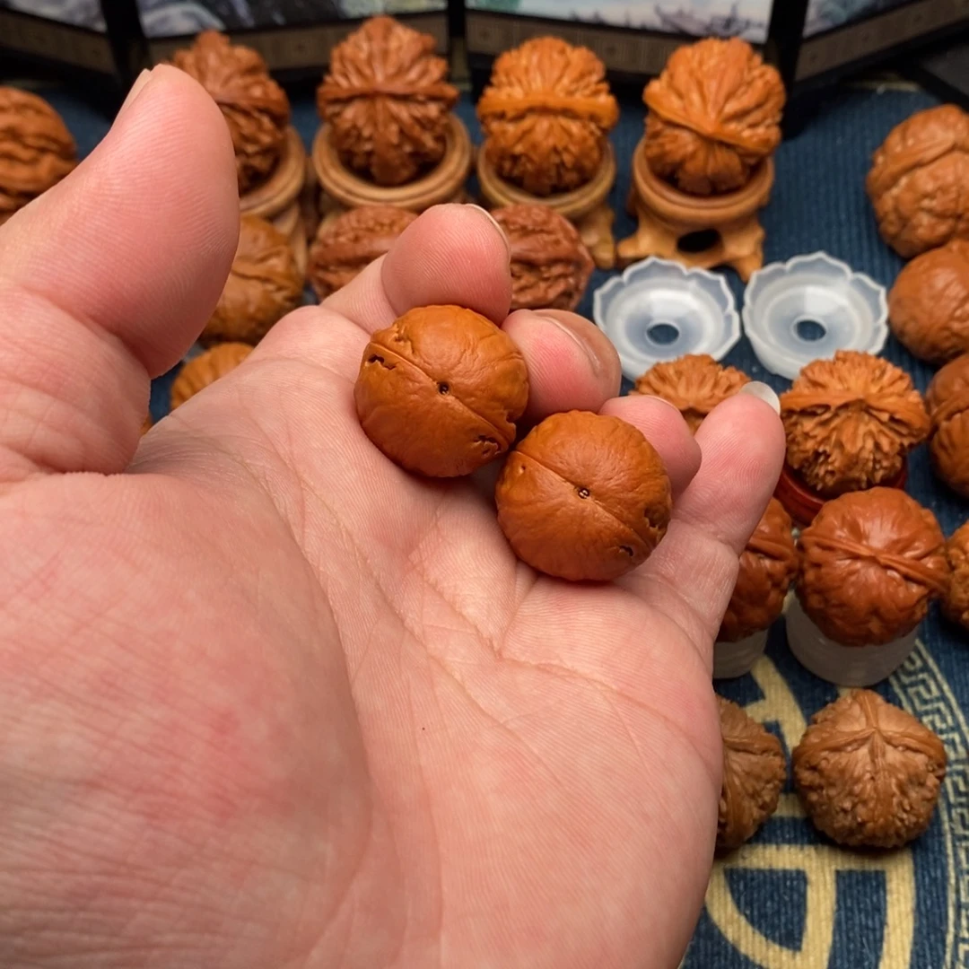 ****劲文玩核桃把件手捻