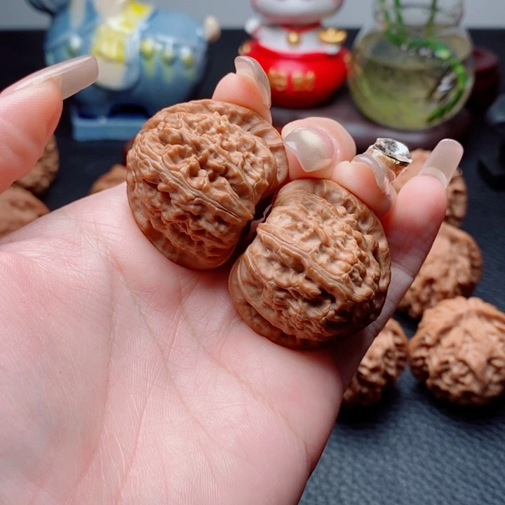 大***王文玩核桃把件白狮子35