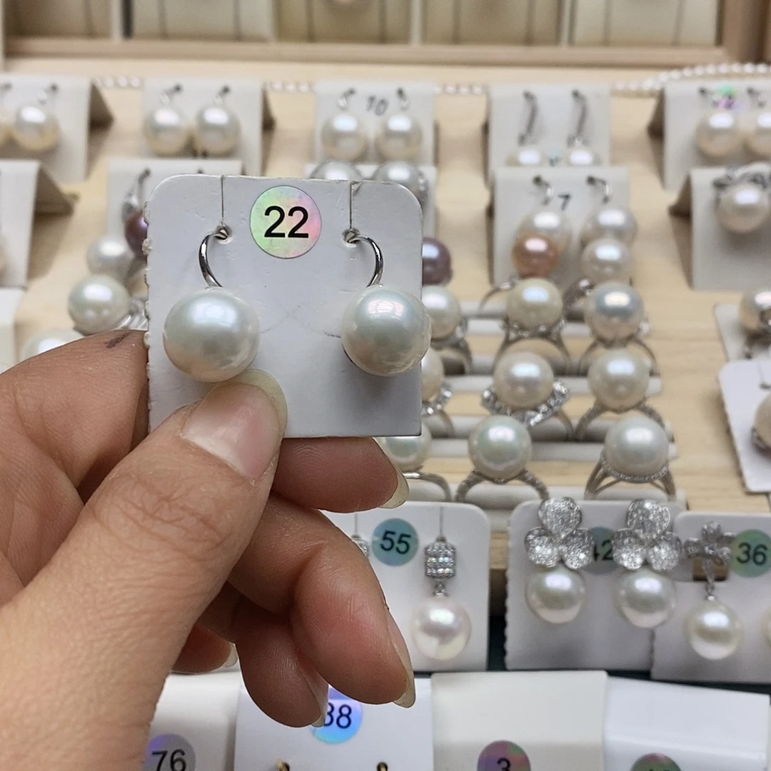 阳***媚淡水珍珠颈饰银S925镶嵌