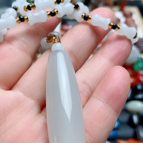 玛瑙/玉髓颈饰合金