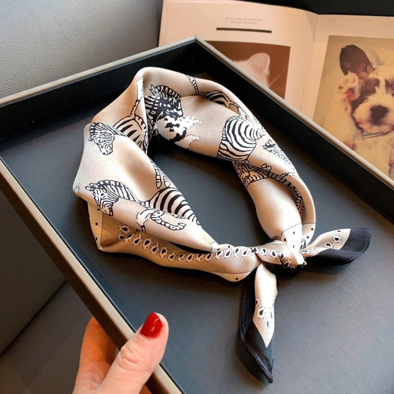 Miss both2025新年新款春夏小方巾可爱斑马小领巾印花围巾丝巾潮