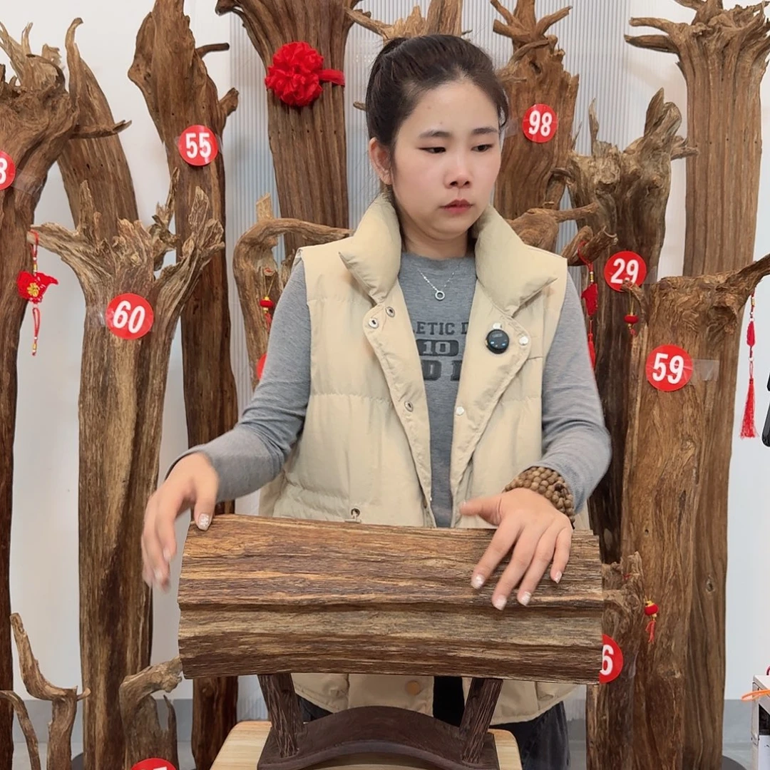 沉香碎屑沉香原材料