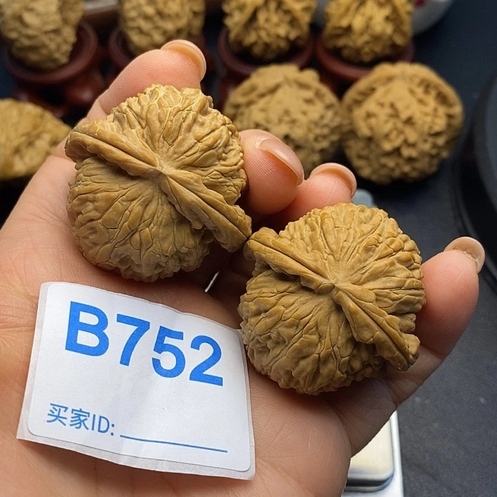 知***福文玩核桃把件闷白4.0