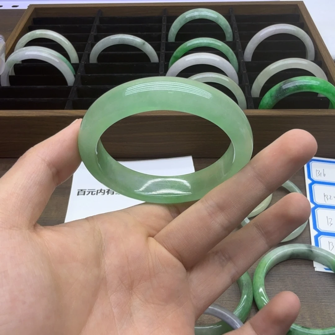未镶嵌手镯翡翠B17