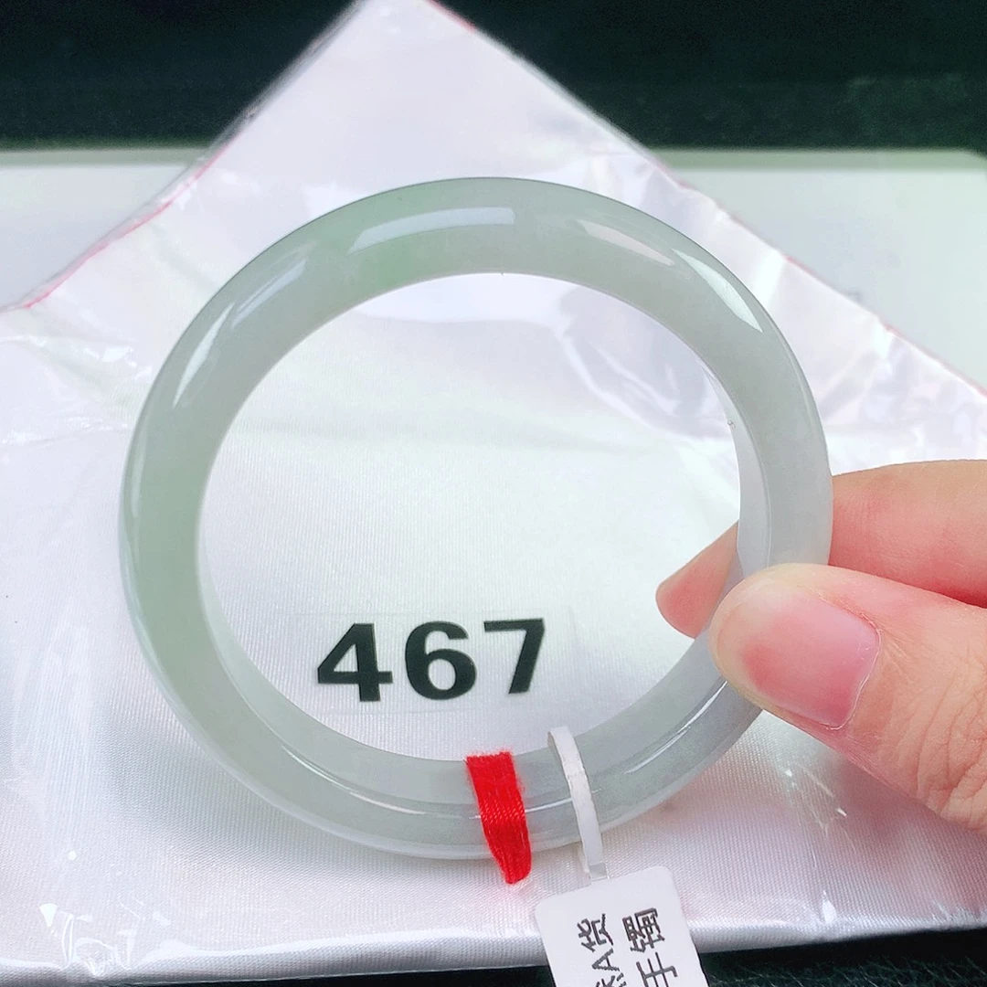未镶嵌手镯（圆镯）翡翠