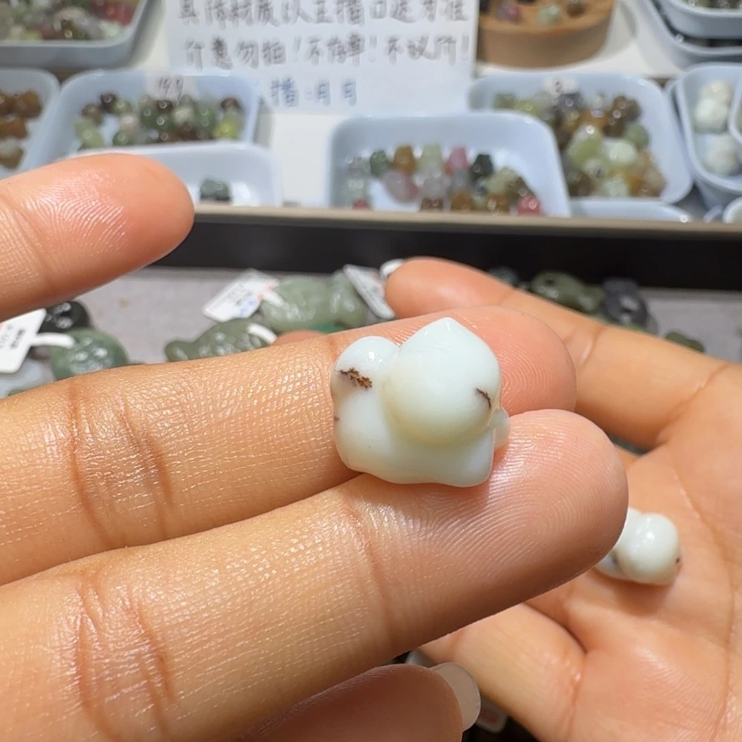 雷***斗和田玉未镶嵌珠宝奇石