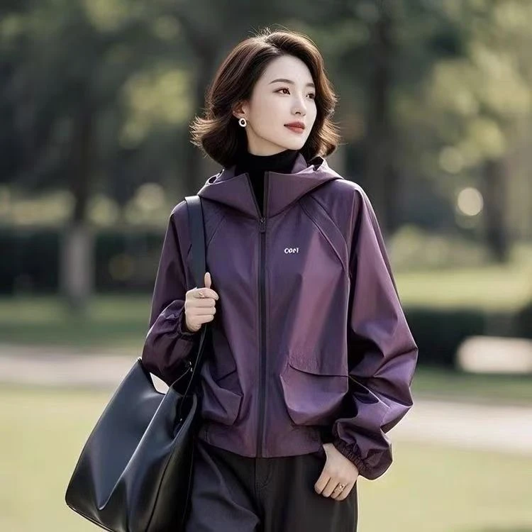 今年流行爆款绣花外套女2025春秋季新款爆款小香风百搭连帽冲锋衣