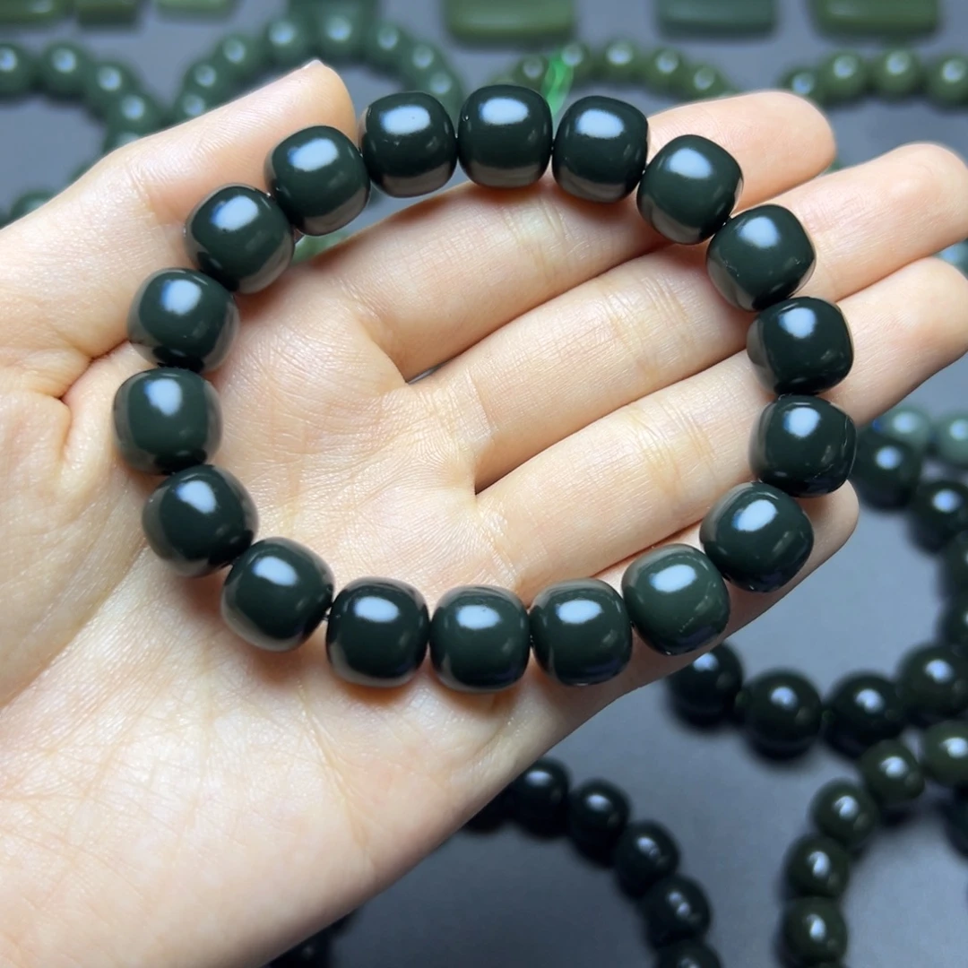 你***.和田玉未镶嵌手链