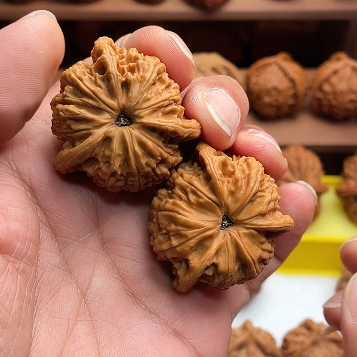 用***1吊坠文玩核桃糖三角