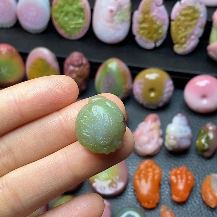未镶嵌颈饰玛瑙/玉髓盐源玛瑙原矿白菜