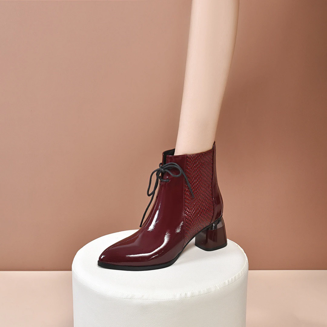 时装靴秋冬高跟女尖头粗跟靴子中跟漆皮单靴百搭短靴2025