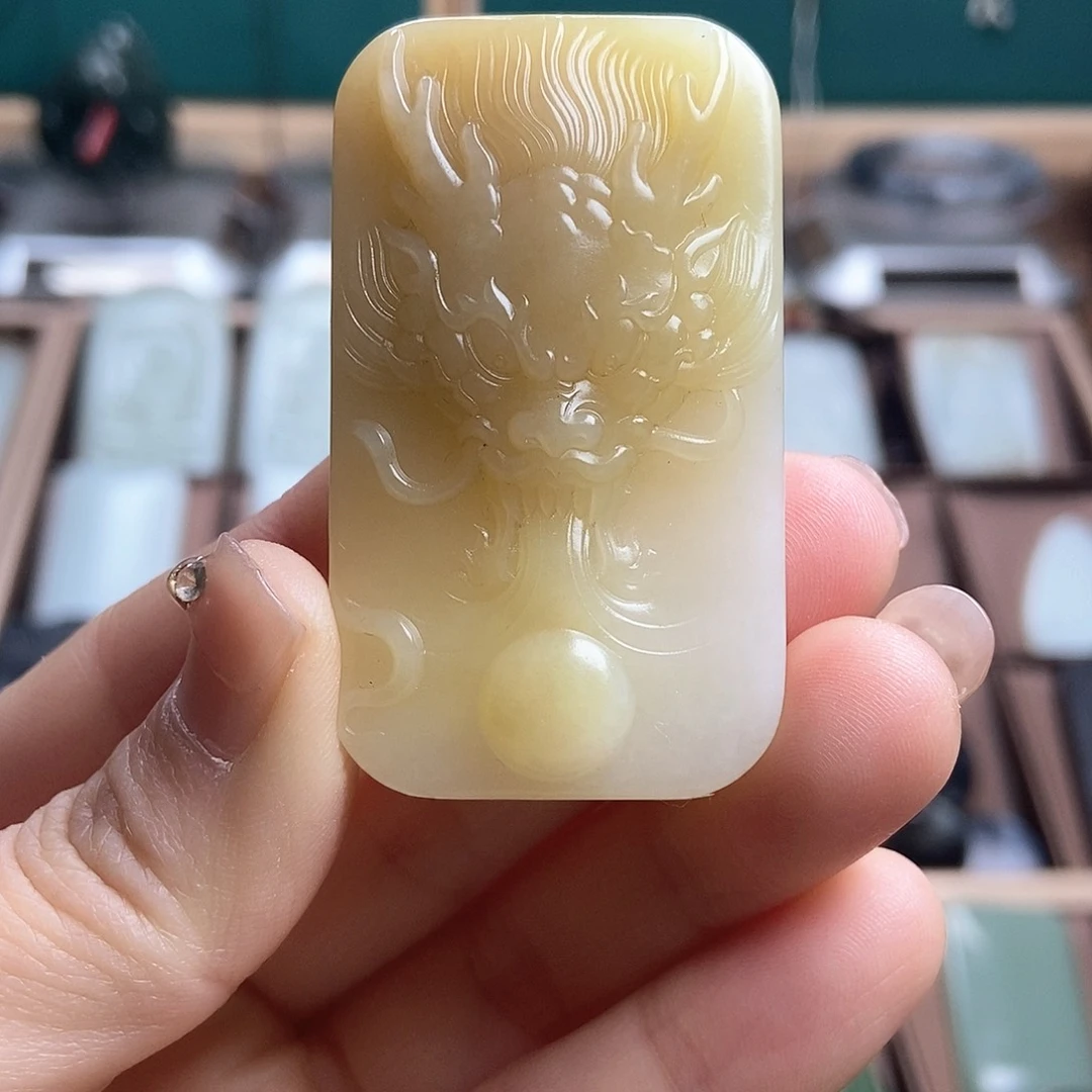 和田玉（糖玉）颈饰未镶嵌