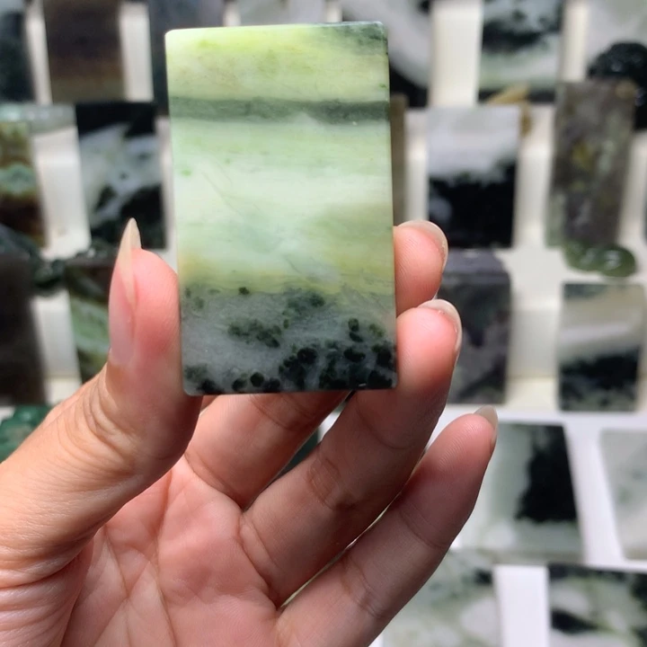 未镶嵌独山玉颈饰