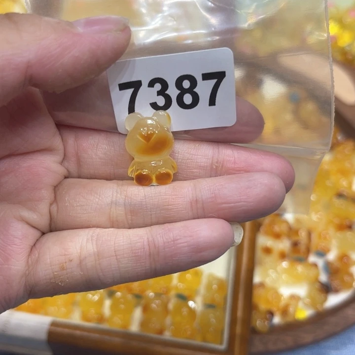 未镶嵌颈饰琥珀蜜蜡