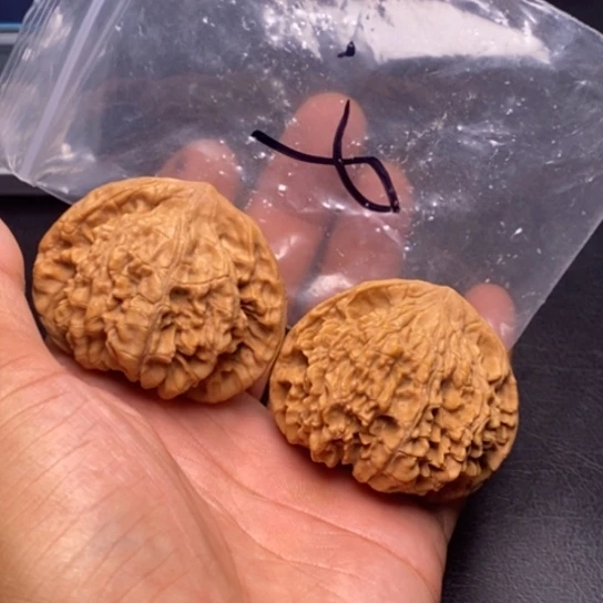 【闪购商品】把件文玩核桃打包
