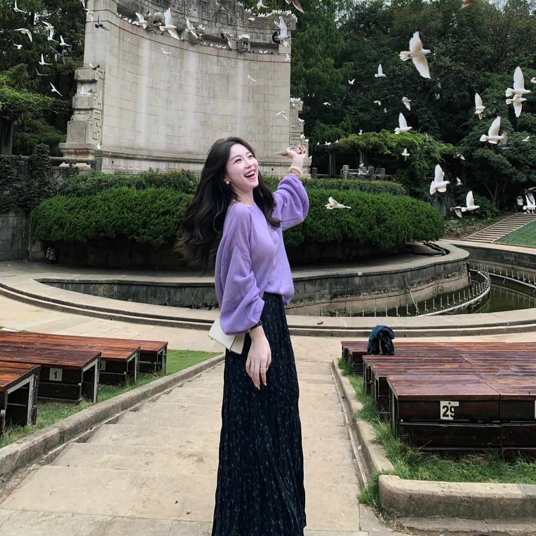 【专属浪漫】秋季韩系温柔学院风紫色针织上衣搭配碎花半身裙套装