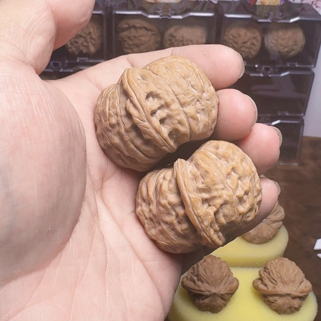 谁***癫南瓜墩手把件麻核桃