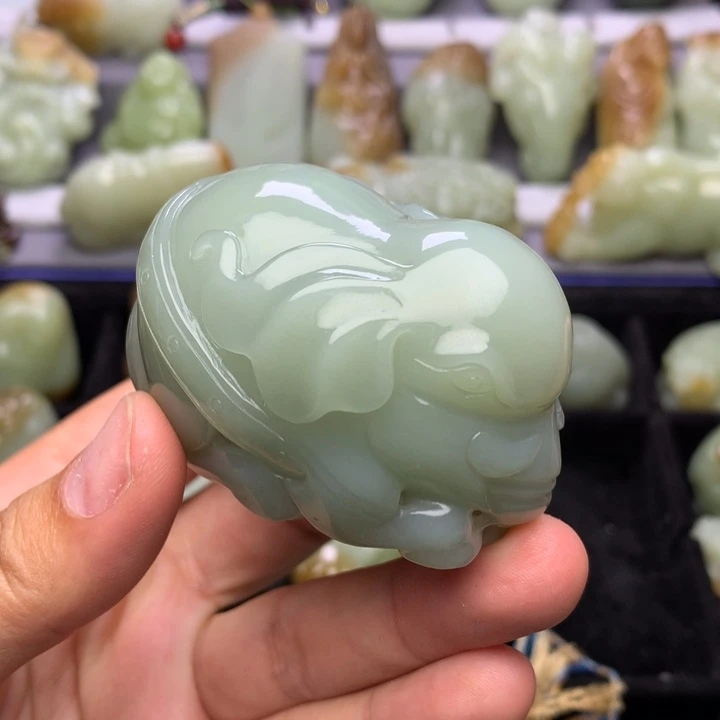 未镶嵌和田玉把件