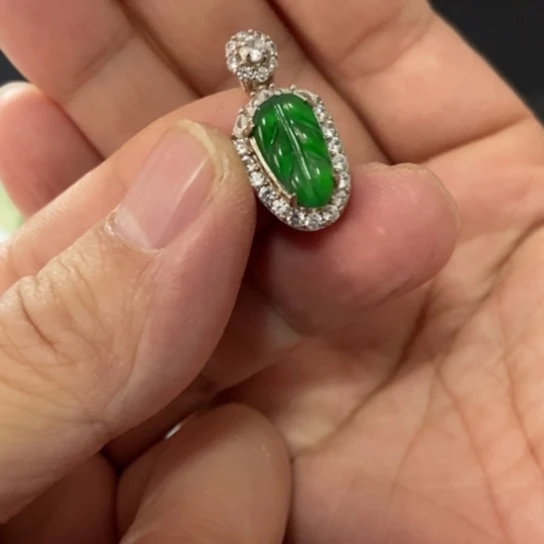 翡翠银S925镶嵌颈饰嘎嘎好