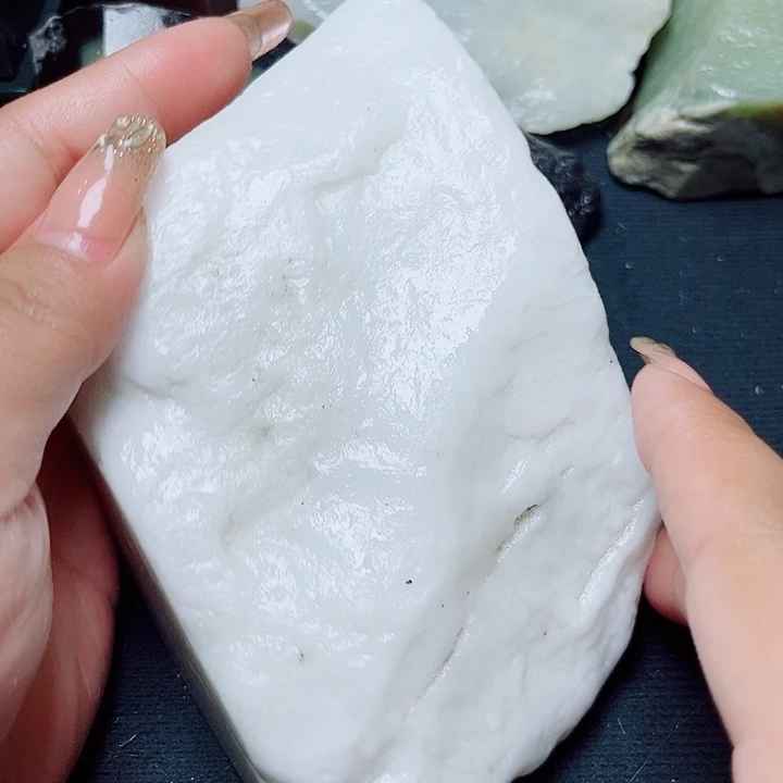 和田玉未镶嵌珠宝奇石