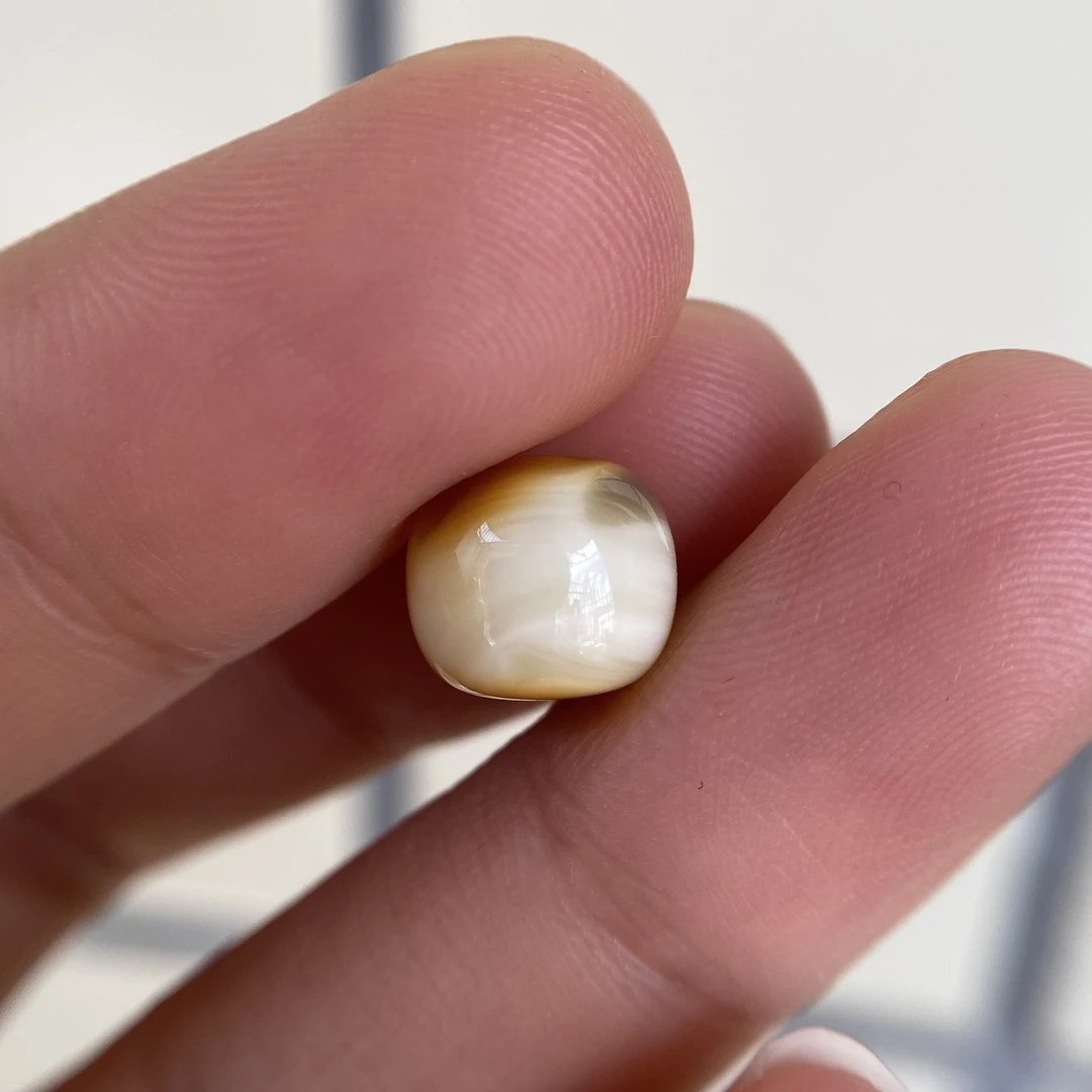 蜜蜡沁色老型配饰9.5×8.5mm,无优化保天然无杂裂