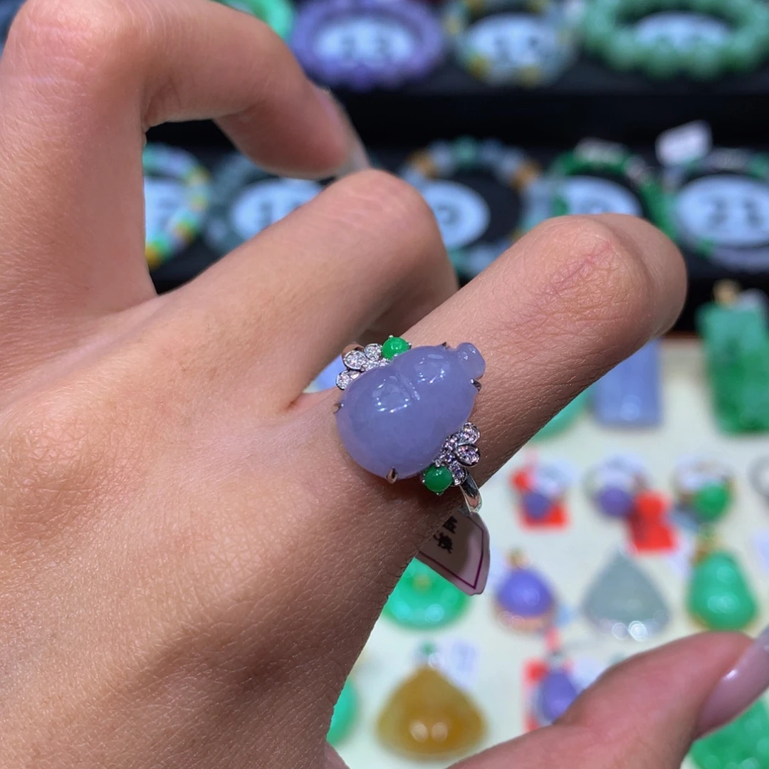 翡翠18K金镶嵌颈饰翡翠