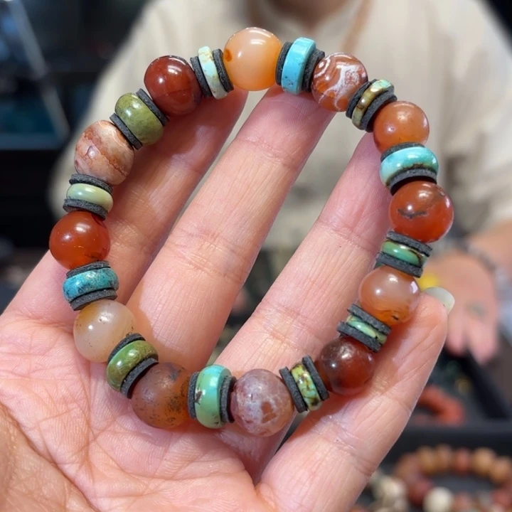 伊***梦玛瑙/玉髓未镶嵌颈饰玛瑙