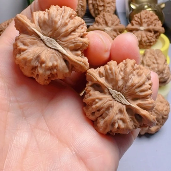 卡姿兰大眼密纹文玩核桃