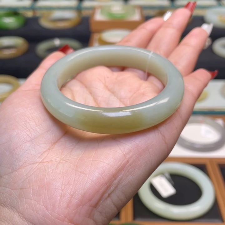 和田玉手镯未镶嵌53