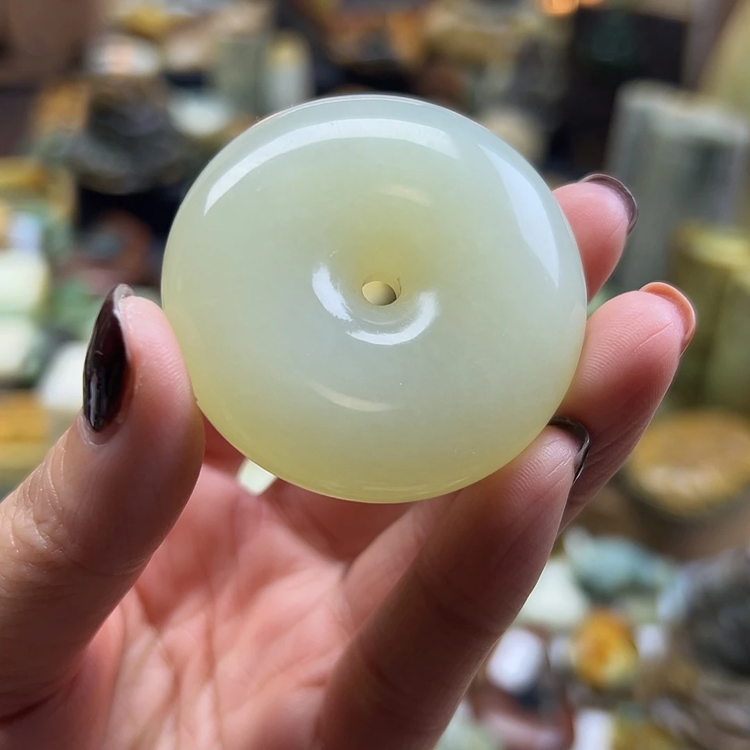 岫玉未镶嵌颈饰岫玉扣子