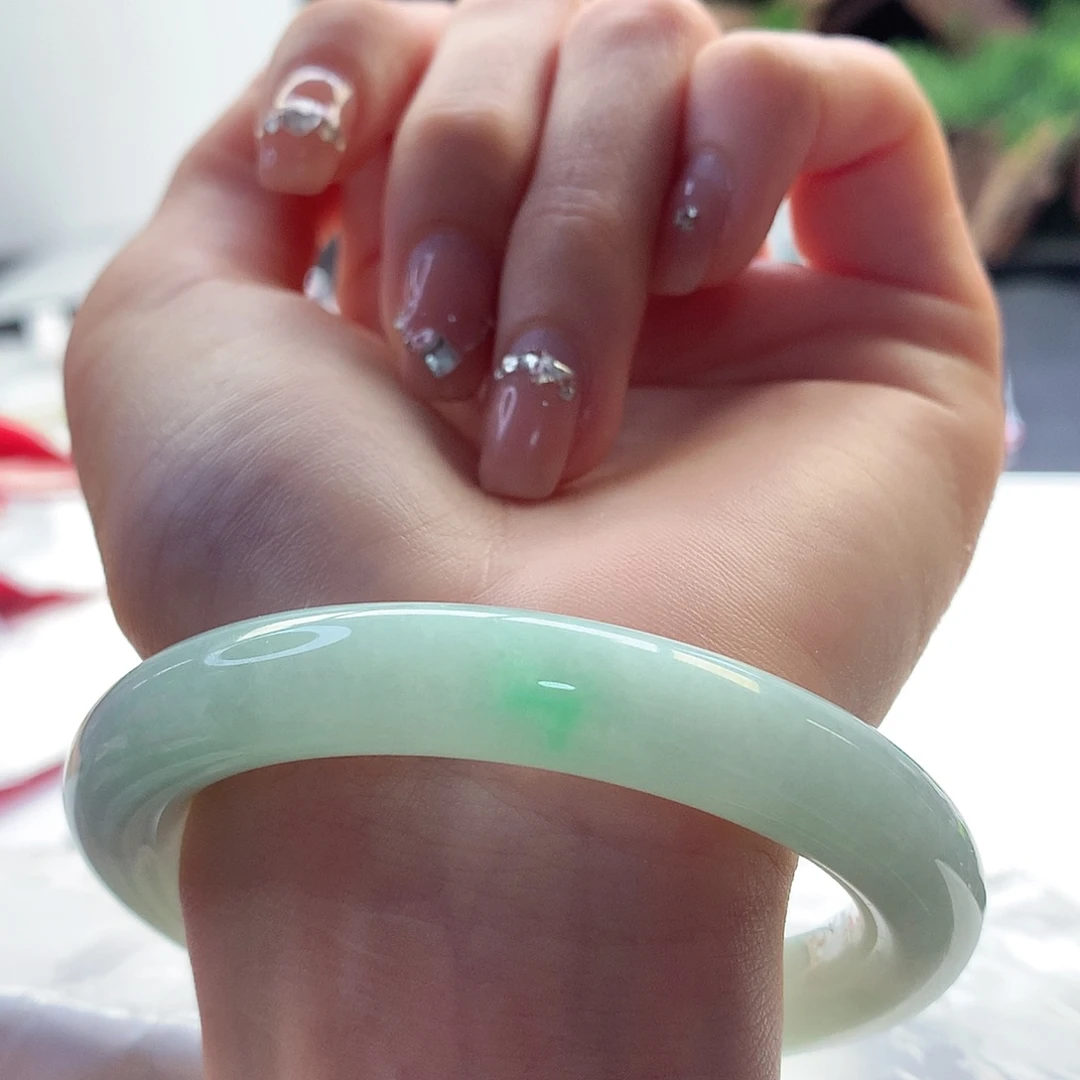 翡翠手镯未镶嵌天然翡翠56-57浅果绿