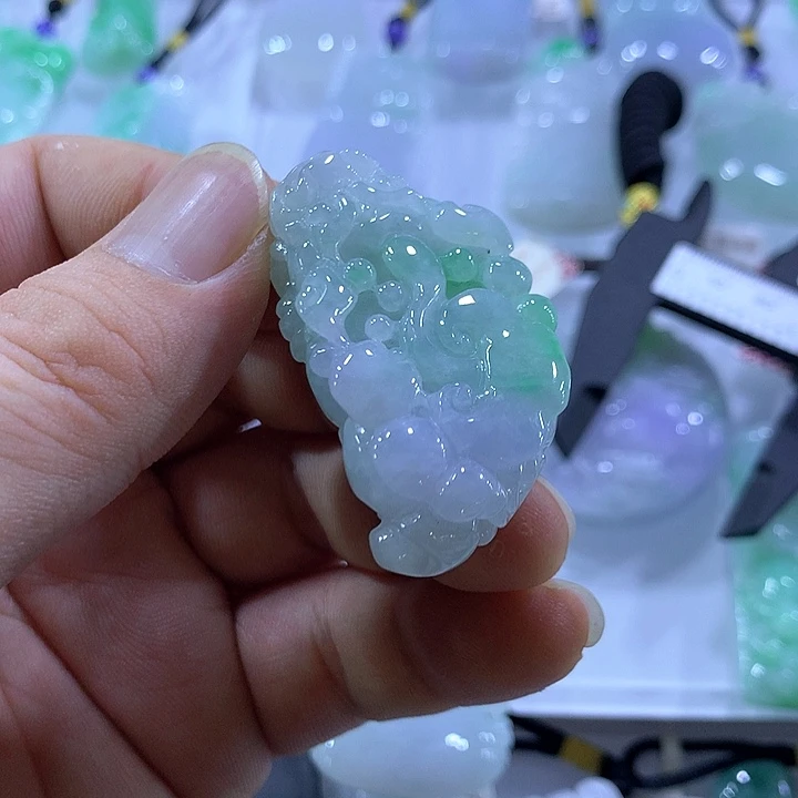 翡翠未镶嵌颈饰天然翡翠A货吊坠