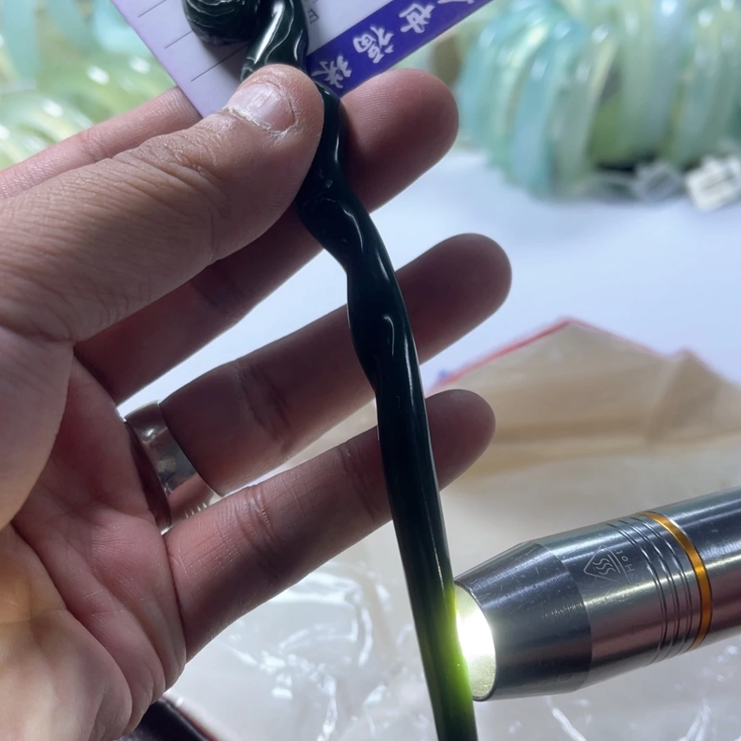 未镶嵌蛇纹石玉颈饰